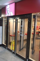Алюминиевые фасадные конструкции в KFC